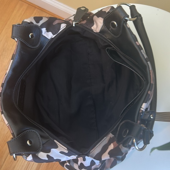 Camo Print Bag Purse - Picture 7 of 12